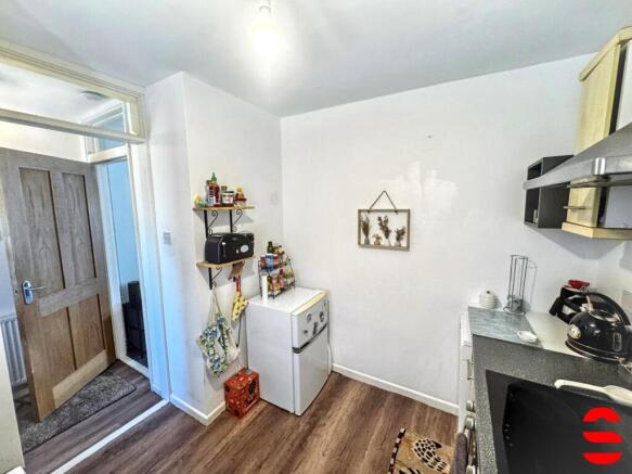 2 Goldsmith Gardens, Plymouth, Devon, PL5 3TX photo 4