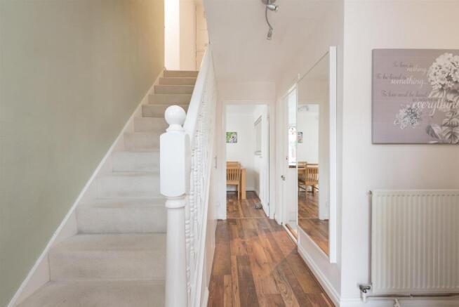 Entrance/utility are