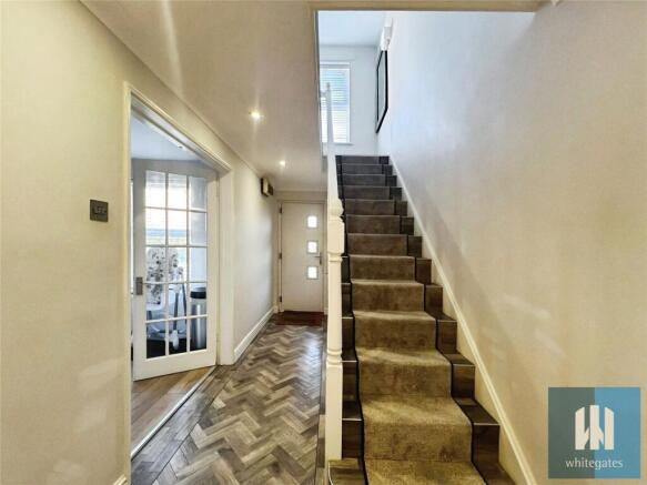 4 bed Detached for sale Image 7
