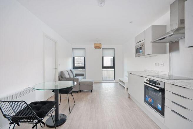 1 bed Apartment to rent Image 6