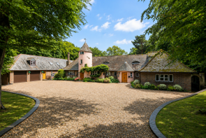 16 The Old Tower, Firs Walk, Tewin Wood, Welwyn AL6 0NZ