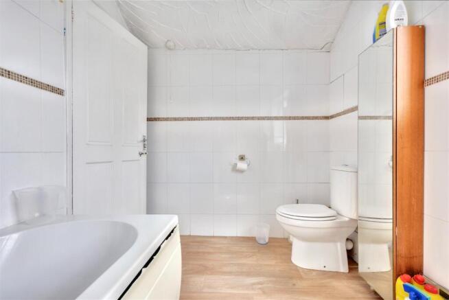 Bathroom_3.jpeg