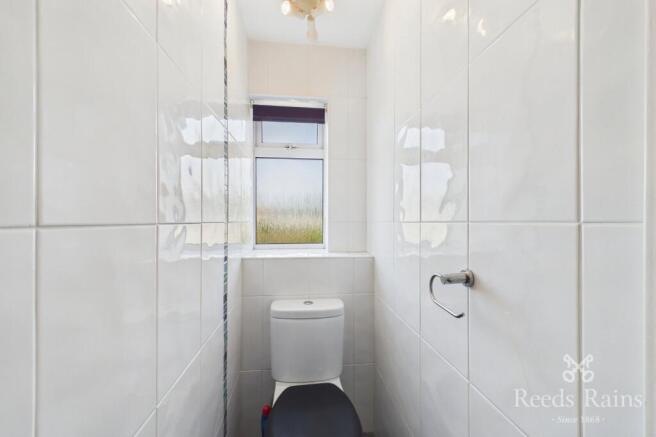 3 bed Semi-Detached to rent Image 9