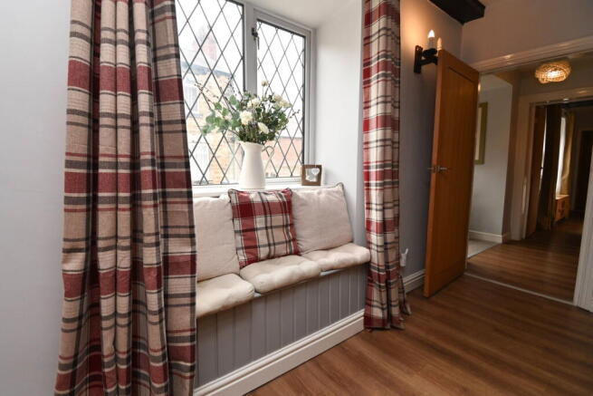 4 bed Cottage for sale Image 9