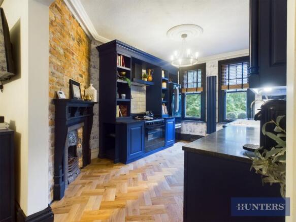 3 bed Apartment to rent Image 7