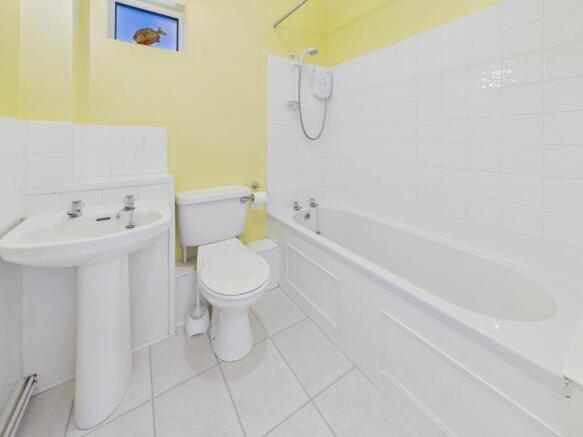 3 bed Semi-Detached for sale Image 12