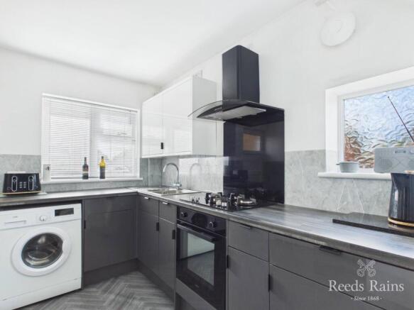 3 bed Semi-Detached for sale Image 5