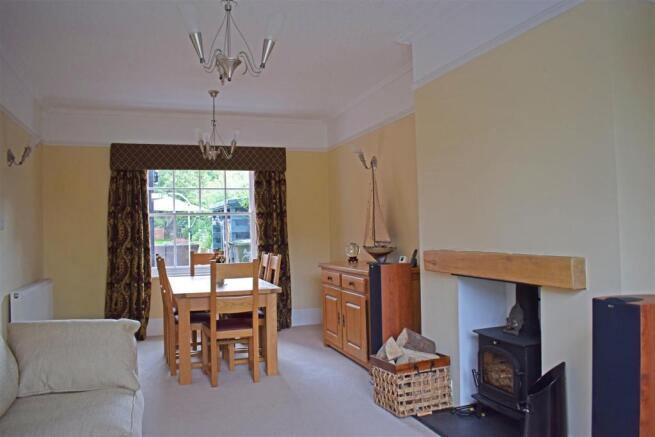15 Clive Road, dining lounge.jpg