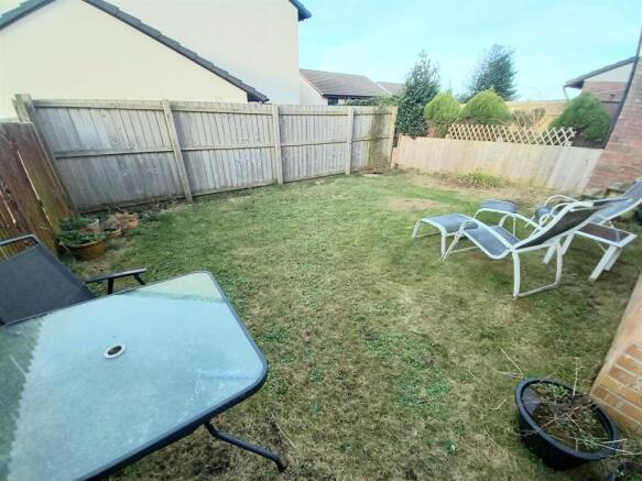 6 Oak R Gdn.jpg