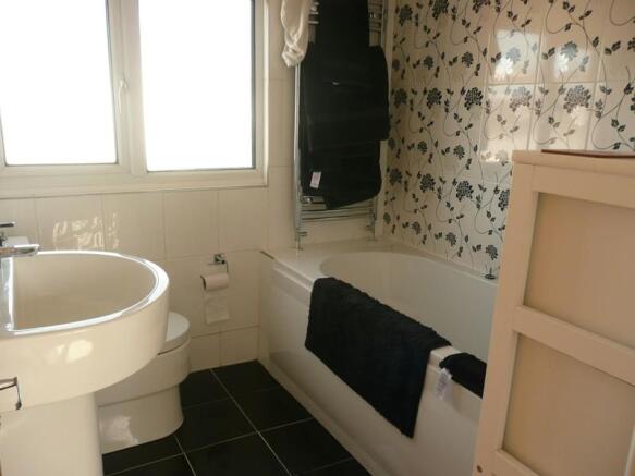 En-Suite Bathroom