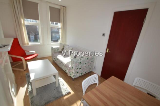 3 bed Terraced to rent Image 9