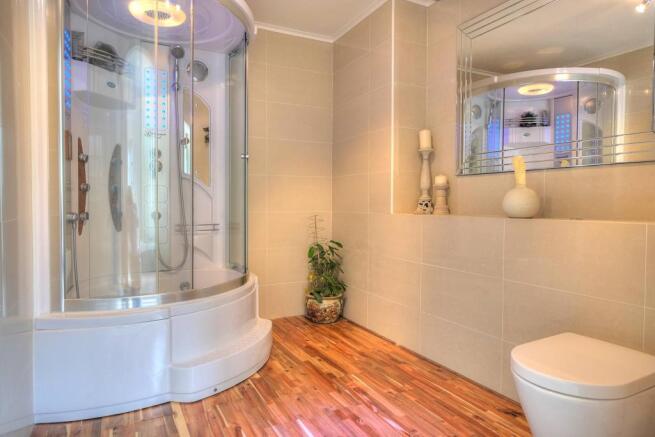 Master En-suite