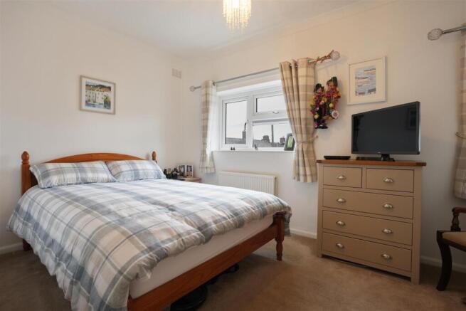 3 bed Semi-Detached for sale Image 9