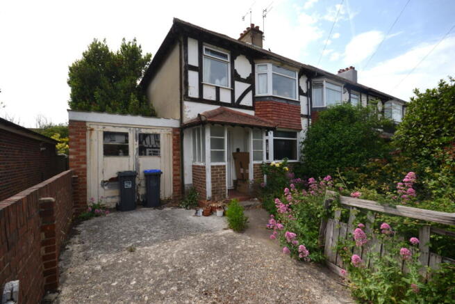 3-bed terraced on Downlands Avenue, Worthing, BN14 9HF, £300,000