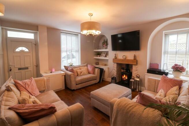 Moorfield Street, Hollingworth, SK14 photo 5