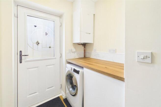 4 bed Detached for sale Image 11