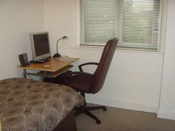 Photo 10