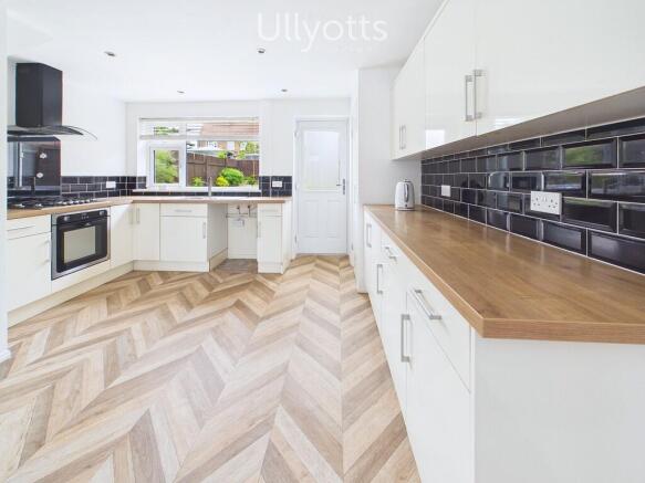 3 bed Terraced for sale Image 5