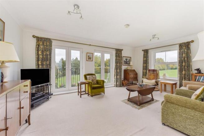 Tudor Court, Liphook photo 3