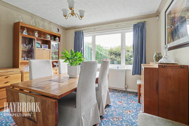 4 bed Detached for sale Image 8