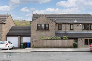 24, Barnfield Close, Colne BB8 0QB
