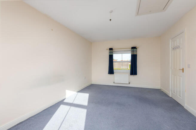 4 bed Link Detached House to rent Image 4
