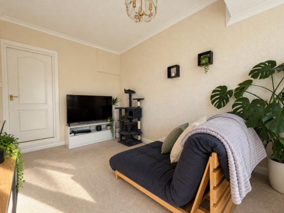 4 bed Detached for sale Image 8