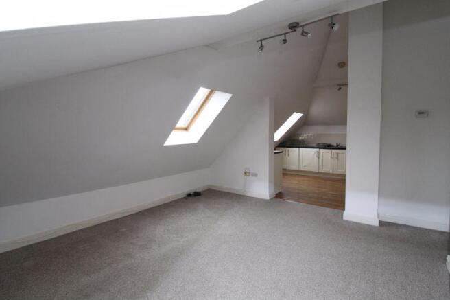 Gipsey Moth Close, Timperley  photo 4