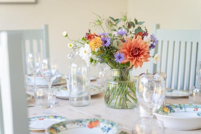 Dining Table Detail