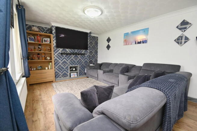 Elland Close, Barnsley, S71 1SR photo 4
