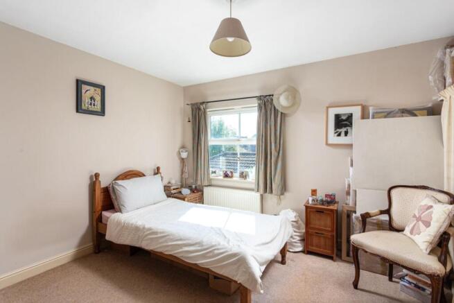 3 bed Semi-Detached for sale Image 8
