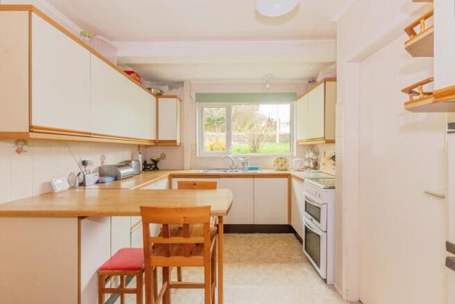 3 bed Semi-Detached for sale Image 8