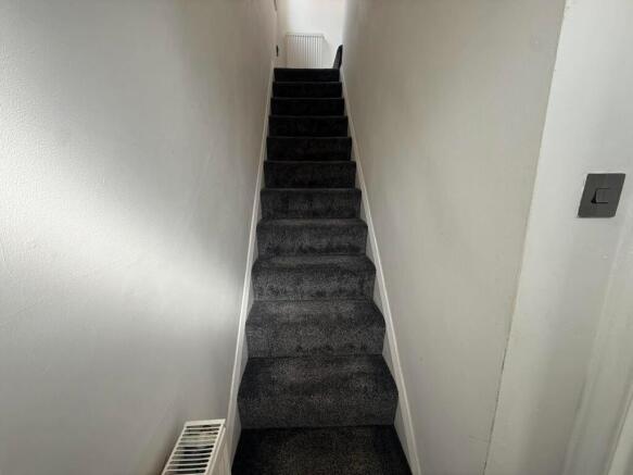 2 bed House to rent Image 10