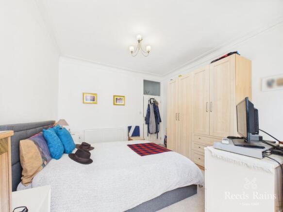 3 bed Apartment for sale Image 10