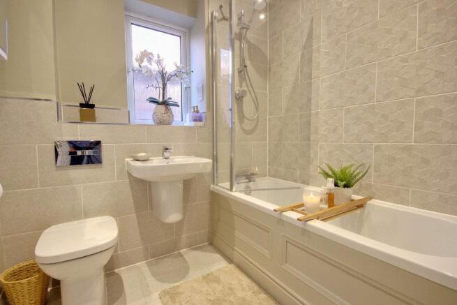 4 bed Detached for sale Image 10