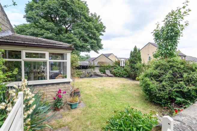4 bed Detached for sale Image 6