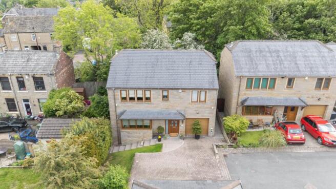 4 bed Detached for sale Image 5