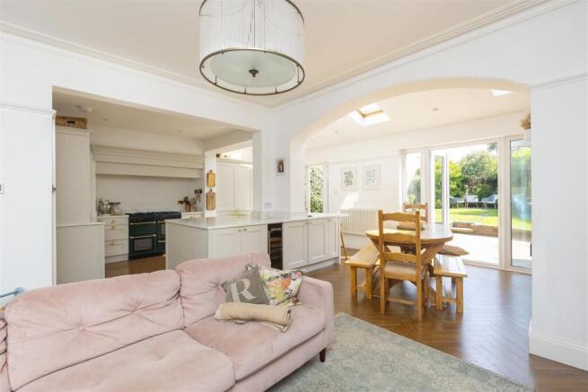 Kitchen / Dining / Entertaining