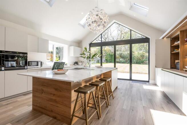 9 Woodside Way_16.jpg
