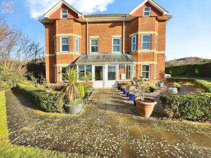 Brent Street, Brent Knoll, TA9