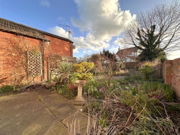 Lovely Rear Garden 157