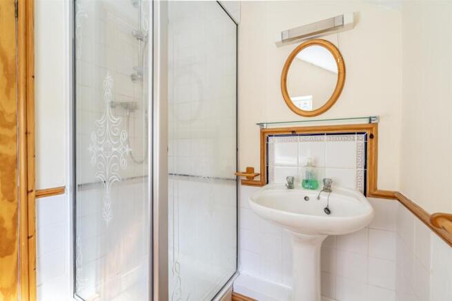 3 bed Terraced for sale Image 9