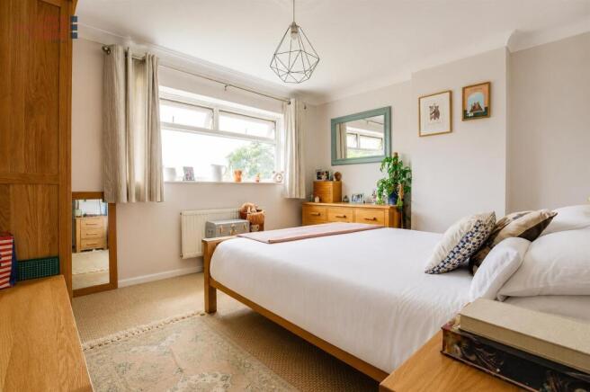 3 bed Semi-Detached for sale Image 10