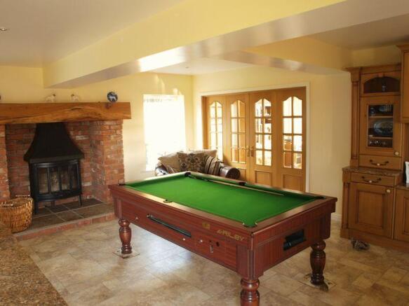 Pool table