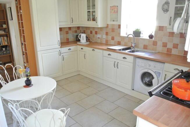 Kitchen (further...