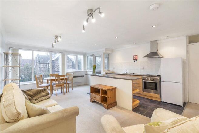 Lounge/Dining Kitche