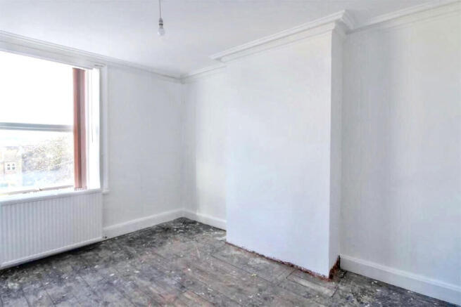 5 bed Terraced for sale Image 9