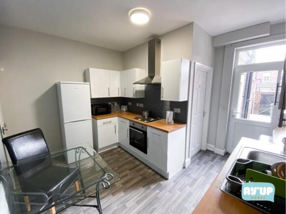 1 bed House Share to rent Image 5