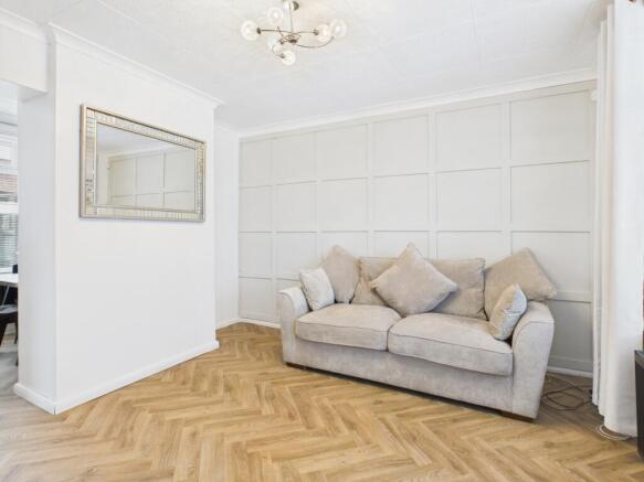 CAM03729G0-PR0158-STILL001