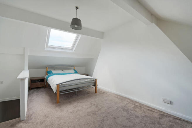 3 bed Terraced to rent Image 11